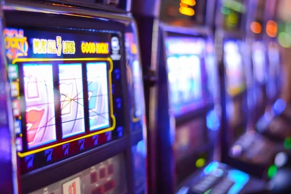 Buffalo King slot reels and symbol layout on yunanitoto